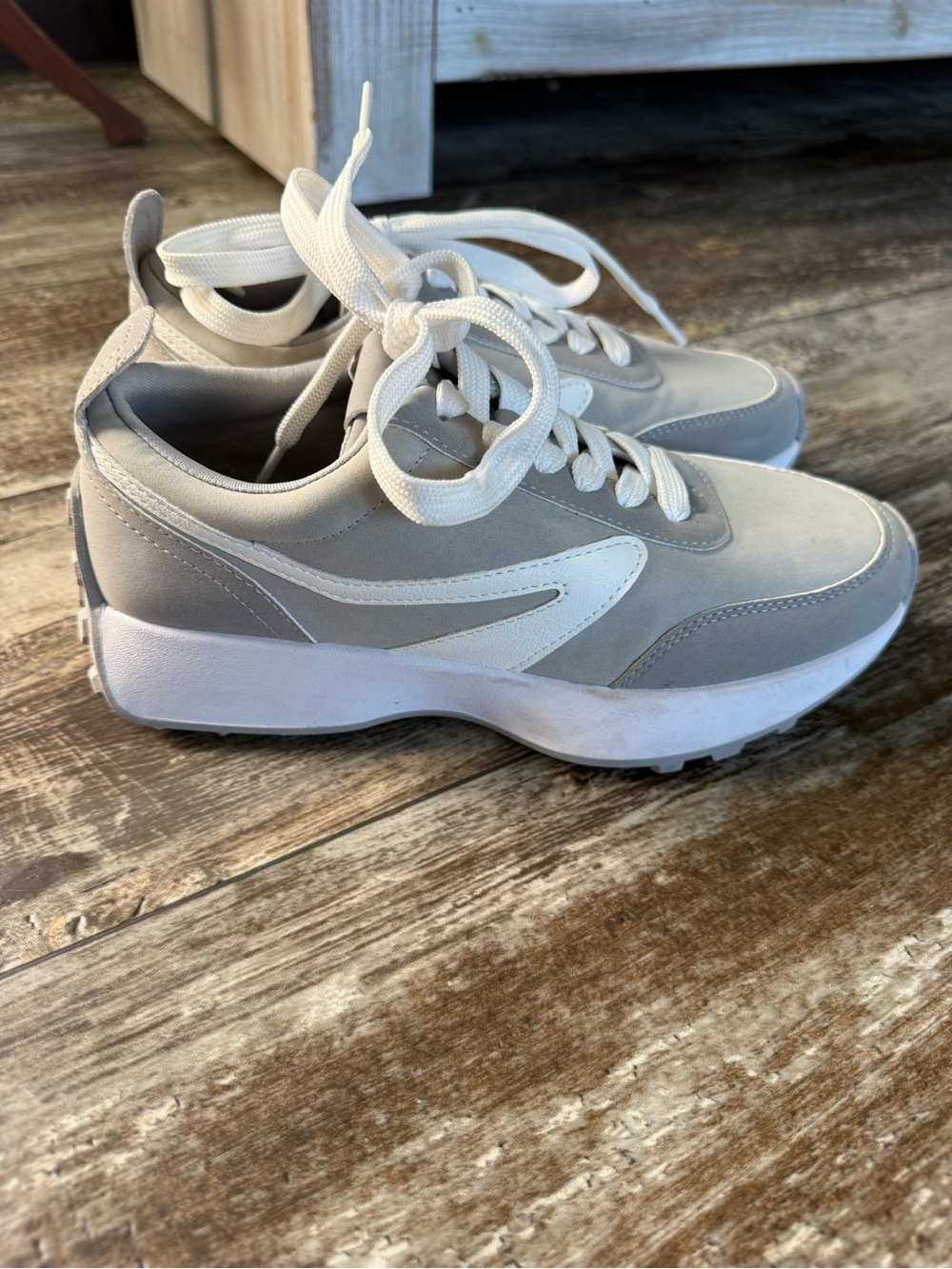 Dolce vita gray white braiden sneakers - 7